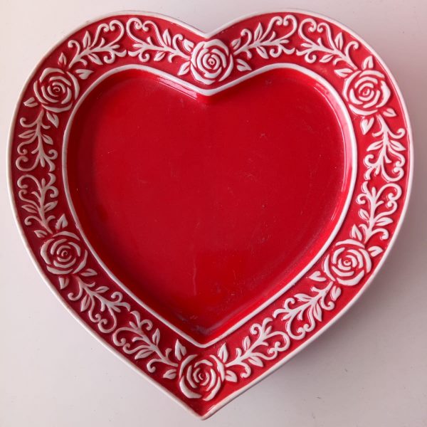 heart shaped ceramic plates